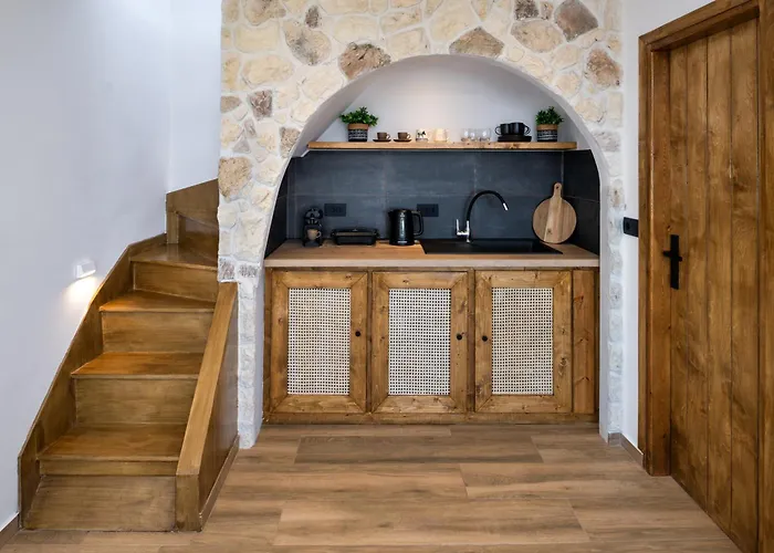 Aegean Nest Fira (Santorini)